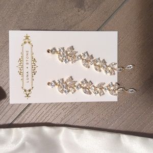 Wedding gold earrings